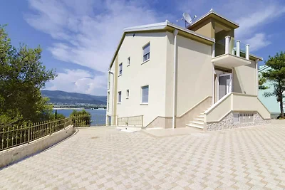Ferienhaus mit Pool und Klimaanlage