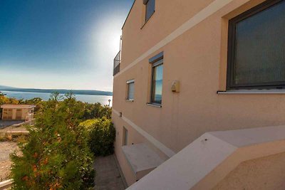 Ferienwohnung mit Terrasse und Meerblick in r
