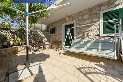 Ferienhaus mit Garten und Klimaanlage