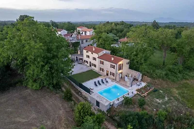 Ferienhaus mit Klimaanlage und Pool