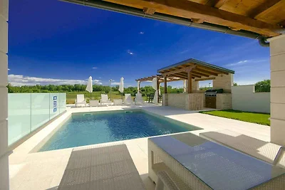 Villa mit Klimaanlage und Pool