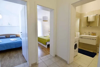 Ferienwohnung mit Klimaanlage und Balkon