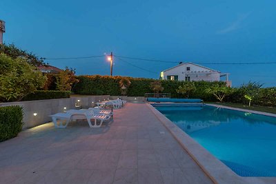 Ferienwohnung mit Pool und 80 m zum Strand