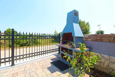 Ferienhaus modern eingerichtet mit Garten und