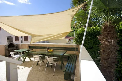 Urlaubsoase Mladen in Vodice mit Meerblick un