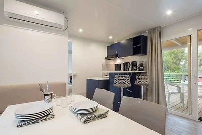 Mobilehome mit Parkplatz