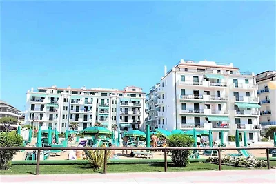 Ferienwohnung direkt am Strand mit Pool