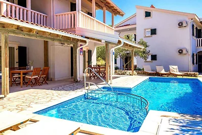 Ferienwohnung mit Pool in Palit ****