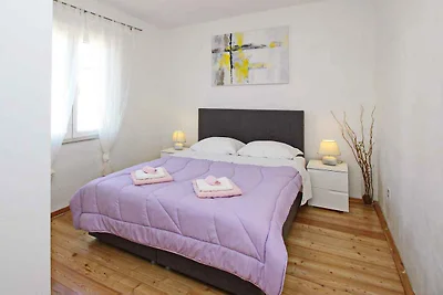 Ferienwohnung mit Balkon, Klimaanlage und