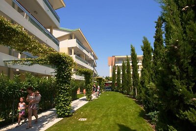 Hotelapartment mit Klimaanlage und Balkon