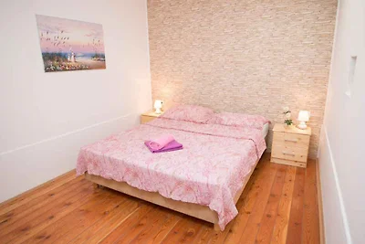 Ferienhaus mit Terrasse und Pool