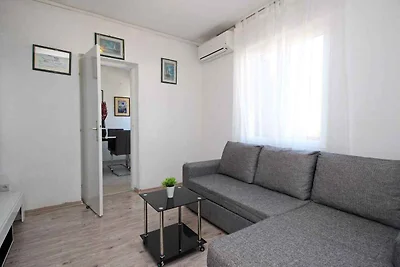 Ferienwohnung mit Balkon, Klimaanlage und