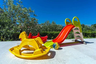 Grosszügige Villa Skalinada in Baška Voda für