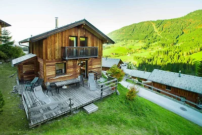 Chalet mit Hallenbad und Sauna