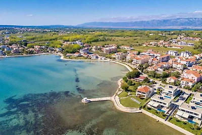 Modernes Erdgeschoss-Apartment Batela mit Mee