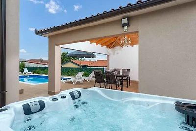 Villa mit Klimaanlage und Pool