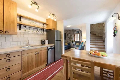 Ferienhaus mit Pool für 8 Personen