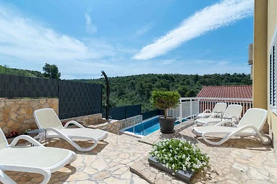 Komfortable Ferienwohnung Kapetan in Trogir m