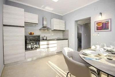 Charmante Ferienwohnung Maris in Tribunj mit 