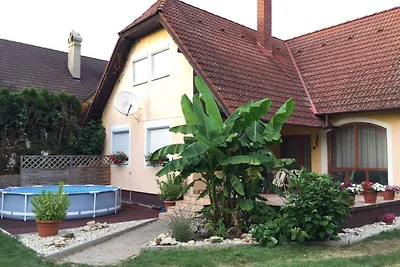 Ferienwohnung mit Aussenpool und Balkon
