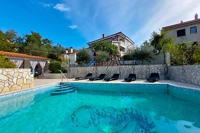 Ferienwohnung mit Balkon und Pool