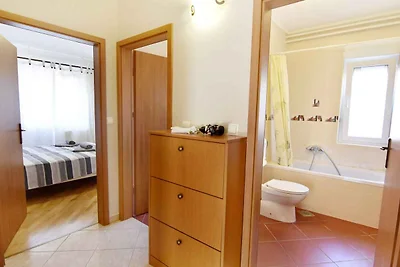 Ferienwohnung mit Garten in der Nähe des