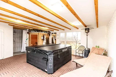 Ferienwohnung mit Garten und Kinderspielplatz