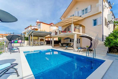 Ferienhaus mit Klimaanlage und Aussenpool
