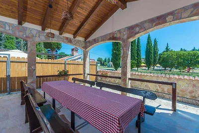 Ferienhaus mit Aussenpool