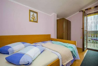 Ferienwohnung mit Klimaanlage, Balkon und