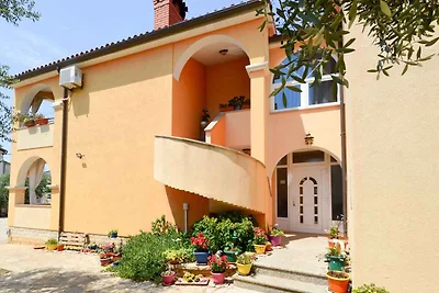 Ferienwohnung mit Terrasse und Klimaanage