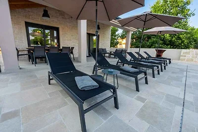Villa mit Pool