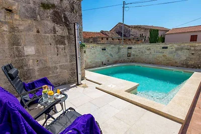 Villa mit Klimaanlage und Pool