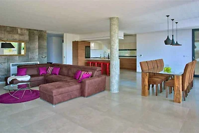 Villa mit Klimaanlage und Pool