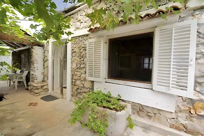 Studio mit TV und Terrasse