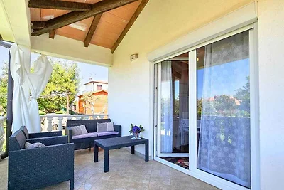 Ferienwohnung mit Terrasse und Garten