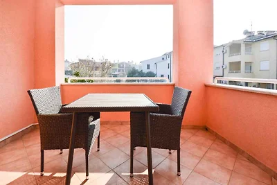 Studio mit Balkon und Klimaanlage