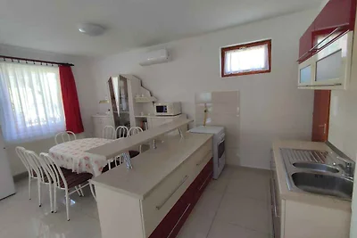 Ferienhaus mit Pool, WLAN und Klimaanlage