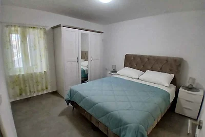 Gemütliche Unterkunft SLAVKO in Sukošan