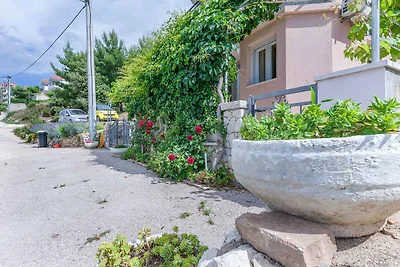 Ferienwohnung mit Terrasse und Grill