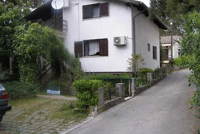 Ferienwohnung mit Terrasse und Grill