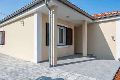 Ferienwohnung sa terasom u blizini mora