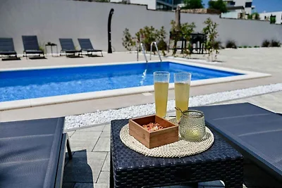 Ferienwohnung mit Meerblick und Pool zur geme