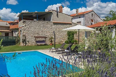 Villa mit Pool