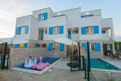 Ferienhaus für 10 Personen in Privlaka