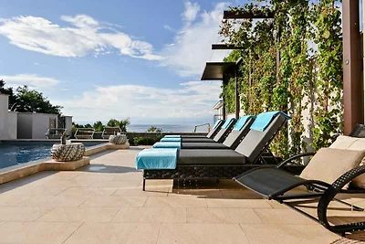 Villa mit Pool und Klimaanlage