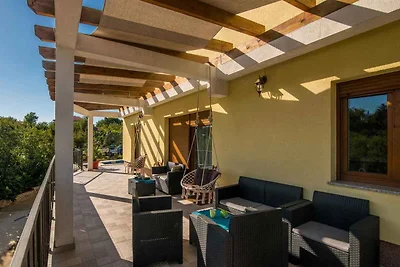 Villa mit Pool für 6 Personen