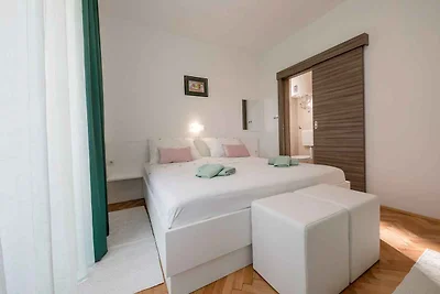 Schöne Wohnung auf der Insel Rab, nur 700m vo