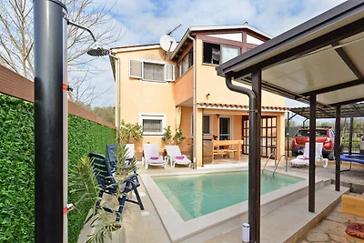 Ferienwohnung mit Pool und Klimaanlage
