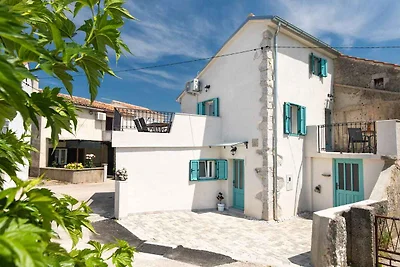 Ferienhaus in ländlicher Umgebung, rustikaler